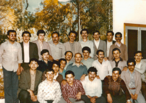 Dostlarıyla...
