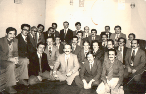 Dostları ile beraber